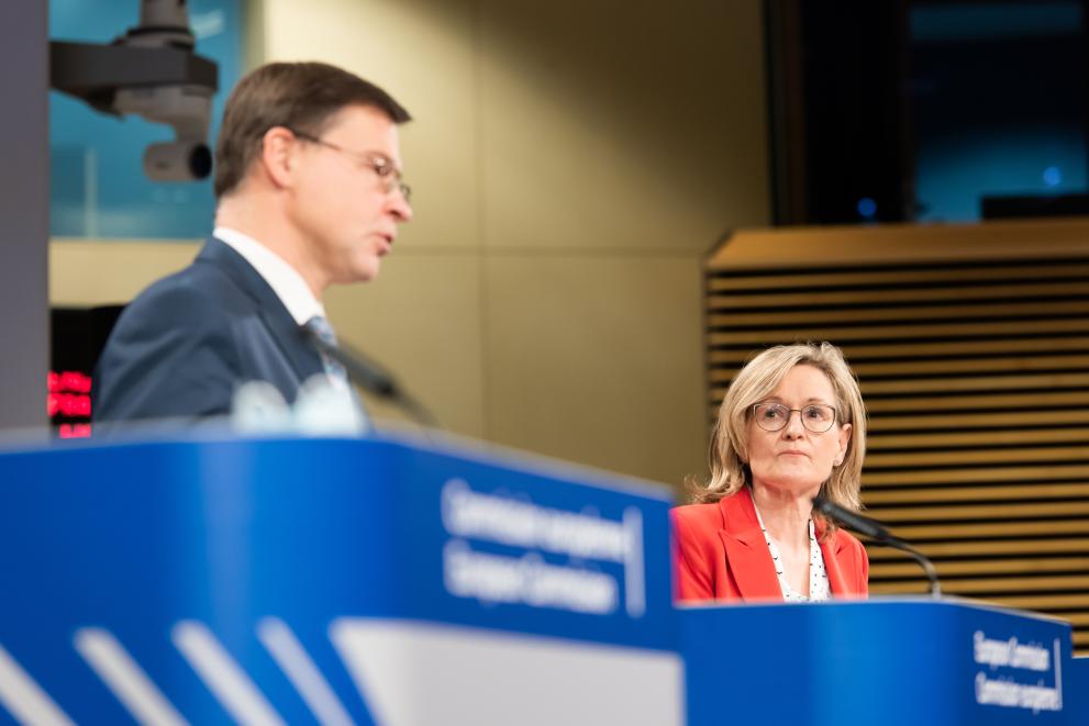 Press conference by Valdis Dombrovskis, Executive Vice-President of the European Commission, and Mairead McGuinness, European Commissioner, on the action plan for non-performing loans