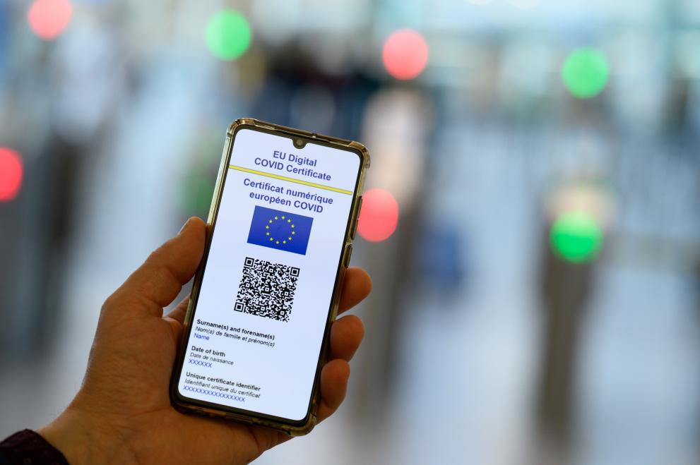EU Digital COVID Certificate - Scanning system at the airport