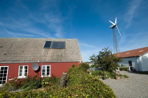 The island of Samsoe: an example of a self-sufficient community in renewable energy