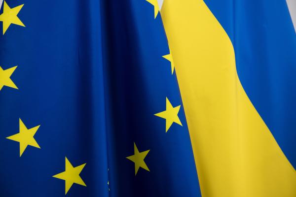 The European and Ukrainian flags