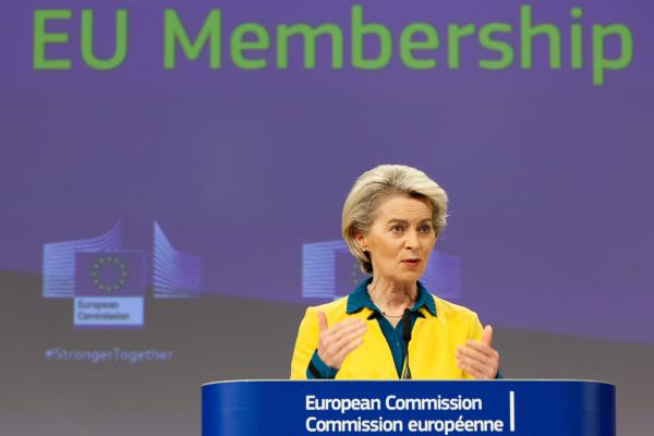 Read-out of the weekly meeting of the von der Leyen Commission by Ursula von der Leyen, President of the European Commission, and Olivér Várhelyi, European Commissioner, on the EU membership applications by Ukraine, Moldova and Georgia
